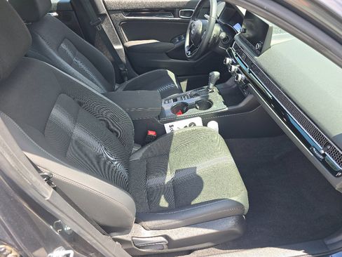 Used 2025 Honda Civic Sport image 18