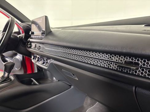 Used 2025 Honda HR-V Sport image 26