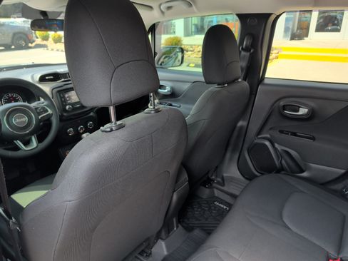 Used 2020 Jeep Renegade Sport w/ Sport Appearance Group AWD/4WD image 14