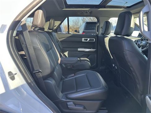 Certified 2022 Ford Explorer XLT w/ Equipment Group 202A image 36