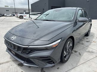 New 2025 Hyundai Elantra Limited video 1