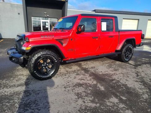 Used 2021 Jeep Gladiator Sport AWD/4WD image 2
