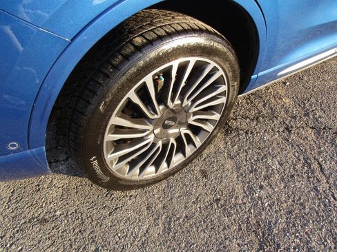 Used 2020 Lincoln Corsair Reserve w/ Equipment Group 201A image 34