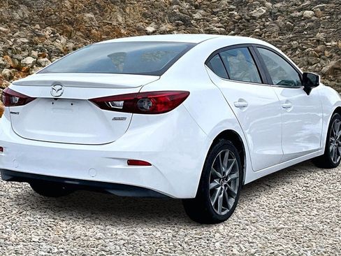 Used 2018 MAZDA MAZDA3 Touring image 2
