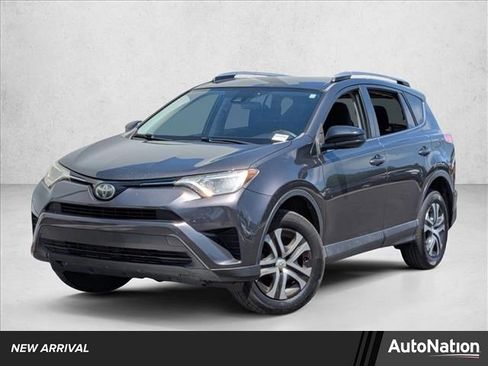 Used 2018 Toyota RAV4 LE FWD image 1