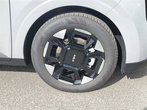 New 2026 Kia Carnival EX image 5