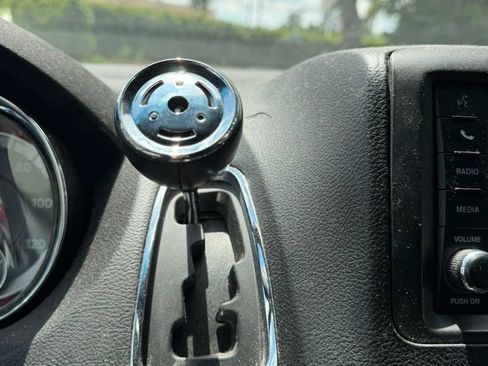 Used 2017 Dodge Grand Caravan SXT image 25