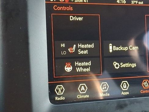 Certified 2019 Jeep Cherokee Latitude Plus w/ Comfort/Convenience Group image 31