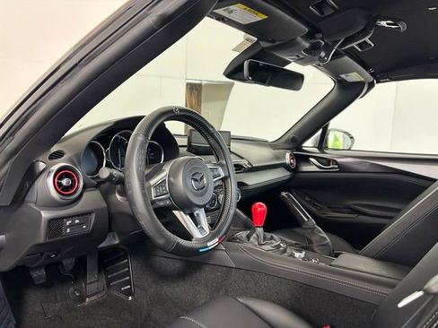 Used 2024 MAZDA MX-5 Miata Grand Touring RWD image 16