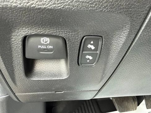 Used 2022 RAM 1500 Big Horn AWD/4WD image 18