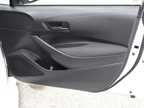Used 2026 Toyota Corolla LE FWD image 32