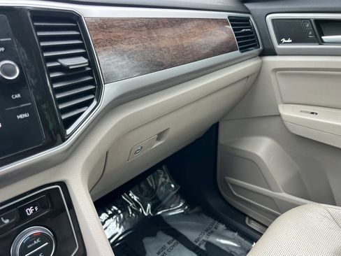 Used 2019 Volkswagen Atlas SEL Premium AWD/4WD image 32