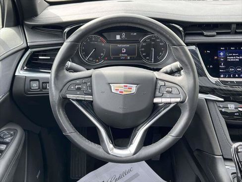 Used 2023 Cadillac XT6 Premium Luxury w/ LPO, Floor Liner Package AWD/4WD image 15