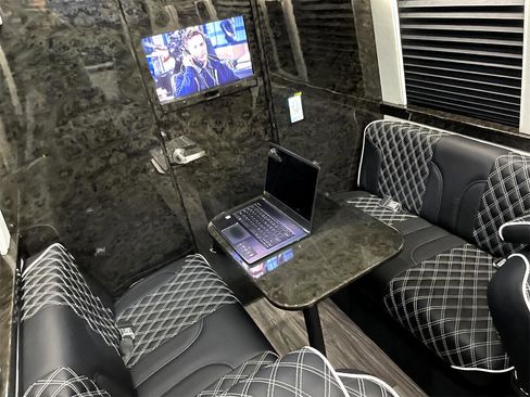 Used 2022 Mercedes-Benz Sprinter 3500 image 4