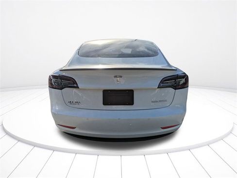Used 2022 Tesla Model 3 Performance image 5
