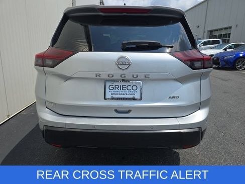 Used 2024 Nissan Rogue S AWD/4WD image 6