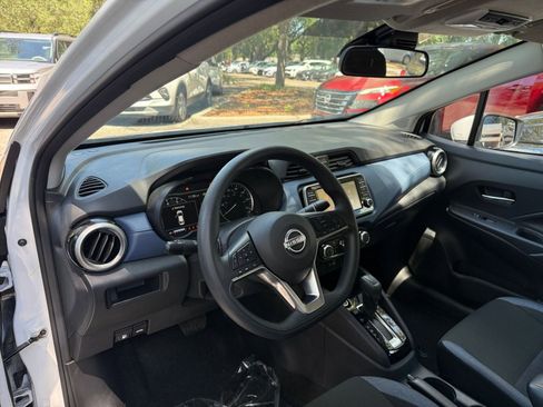 Used 2025 Nissan Versa SV FWD image 31