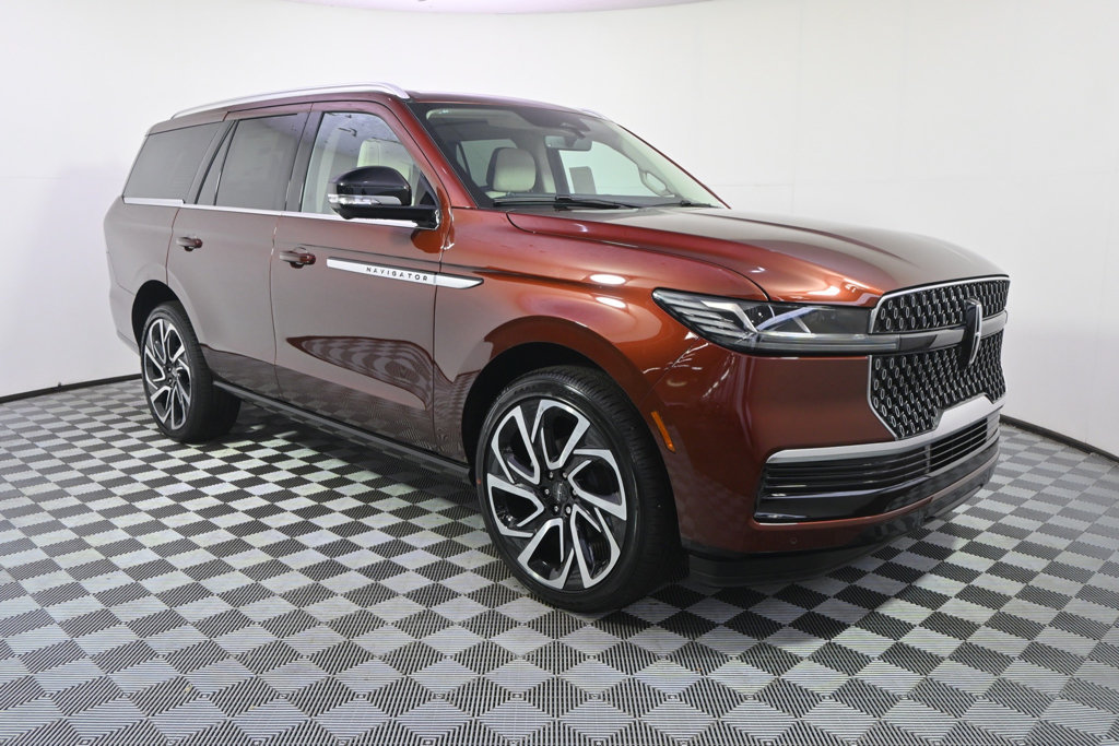 New 2027 Lincoln Navigator Reserve AWD/4WD image 8
