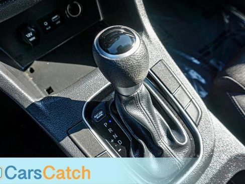 Used 2018 Hyundai Elantra GT image 35