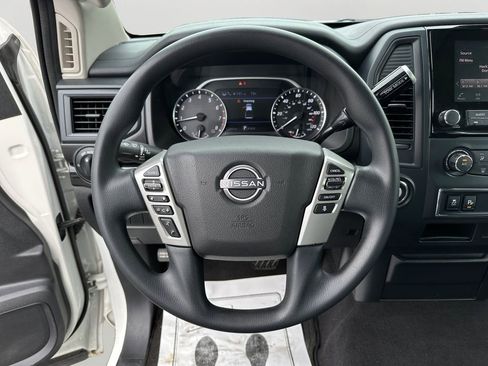 Used 2023 Nissan Titan SV image 19