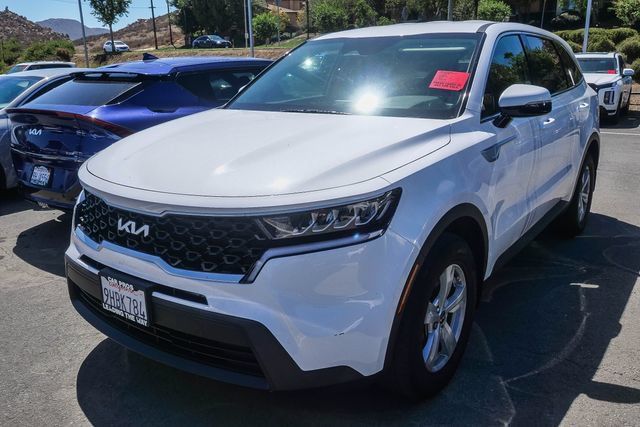 Certified 2023 Kia Sorento LX FWD image 6