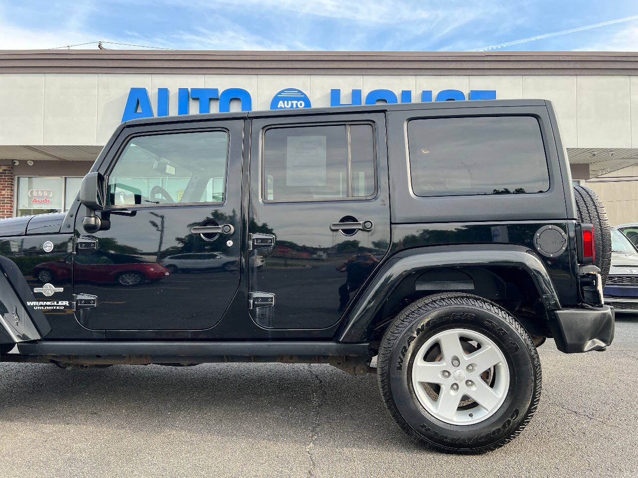 Used 2014 Jeep Wrangler Unlimited Sport AWD/4WD image 39