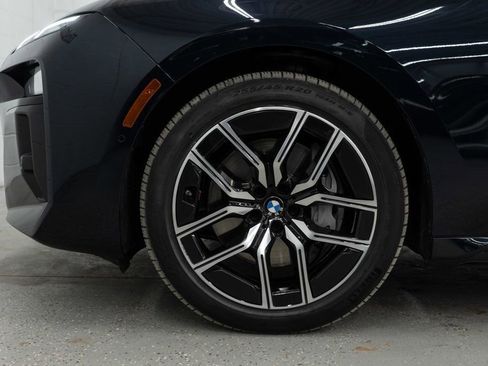 Used 2024 BMW 740i xDrive image 38