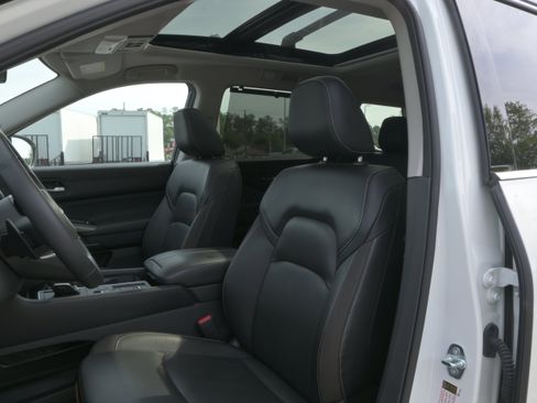 Used 2023 Nissan Pathfinder SL w/ SL Premium Package FWD image 9
