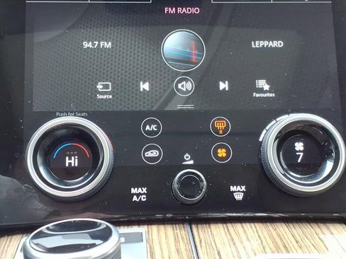 Used 2019 Land Rover Range Rover HSE image 15