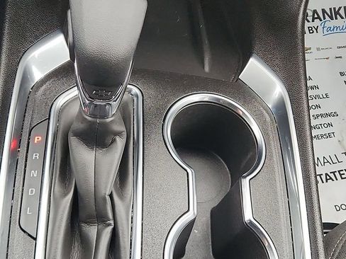 Used 2023 Chevrolet Traverse LT image 24