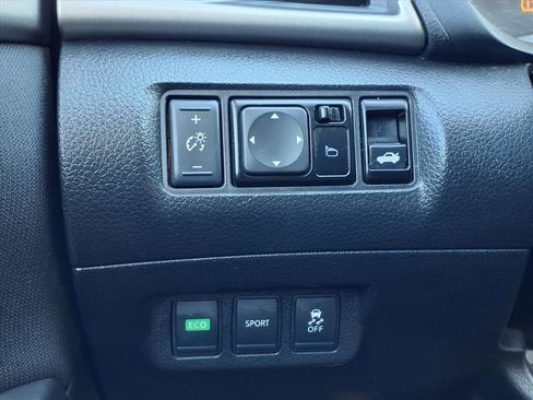 Used 2015 Nissan Sentra SV image 9