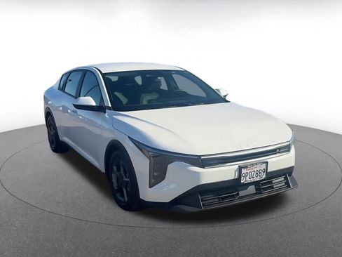 Used 2025 Kia K4 LXS image 3