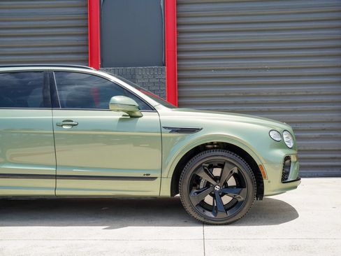 Used 2022 Bentley Bentayga AWD/4WD image 15