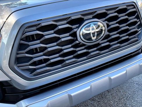 Used 2020 Toyota Tacoma TRD Sport w/ Technology Package image 30