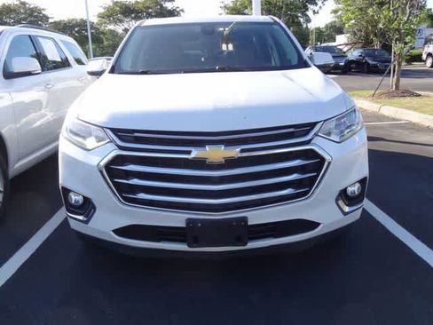 Used 2019 Chevrolet Traverse High Country w/ LPO, Cargo Package AWD/4WD image 2