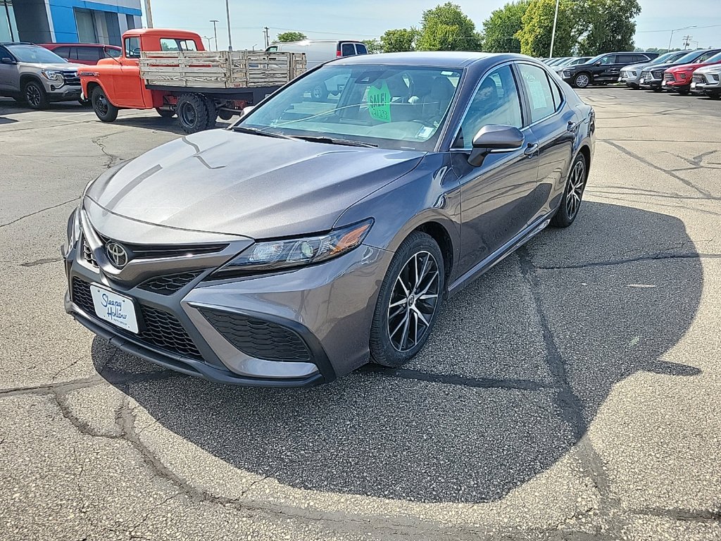 Used 2023 Toyota Camry SE FWD image 1