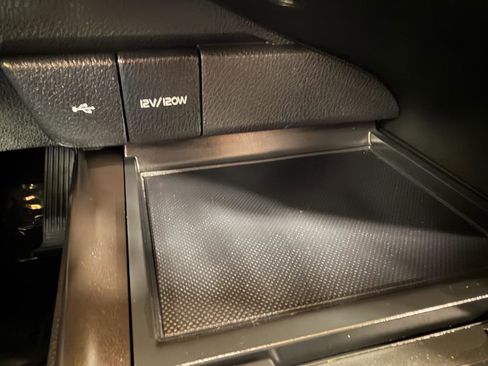 Used 2024 Toyota Camry SE image 22