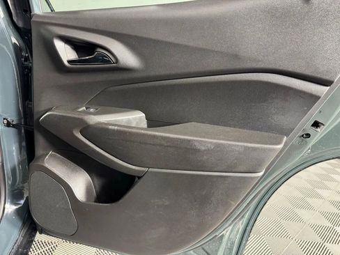 Used 2025 Chevrolet Trax LT image 40