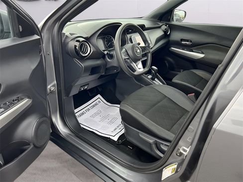 Used 2020 Nissan Kicks SV image 18