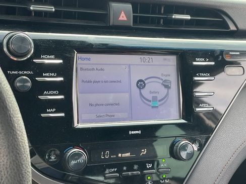 Used 2020 Toyota Camry LE w/ Carpet Mat Package image 8