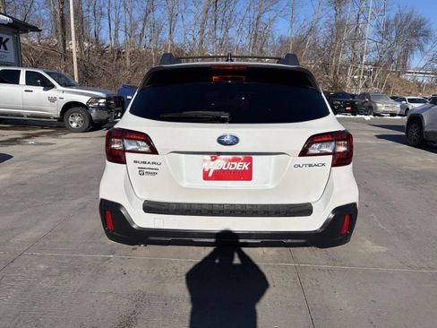 Used 2018 Subaru Outback 2.5i Premium image 7