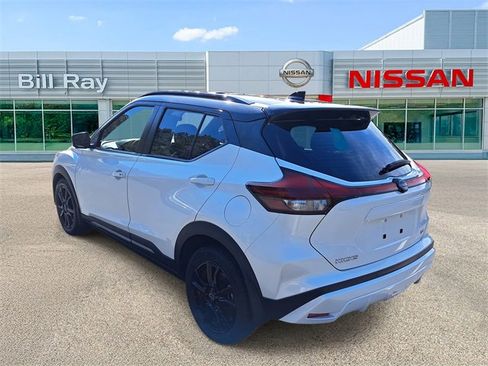Used 2024 Nissan Kicks SR w/ SR Premium Package image 3
