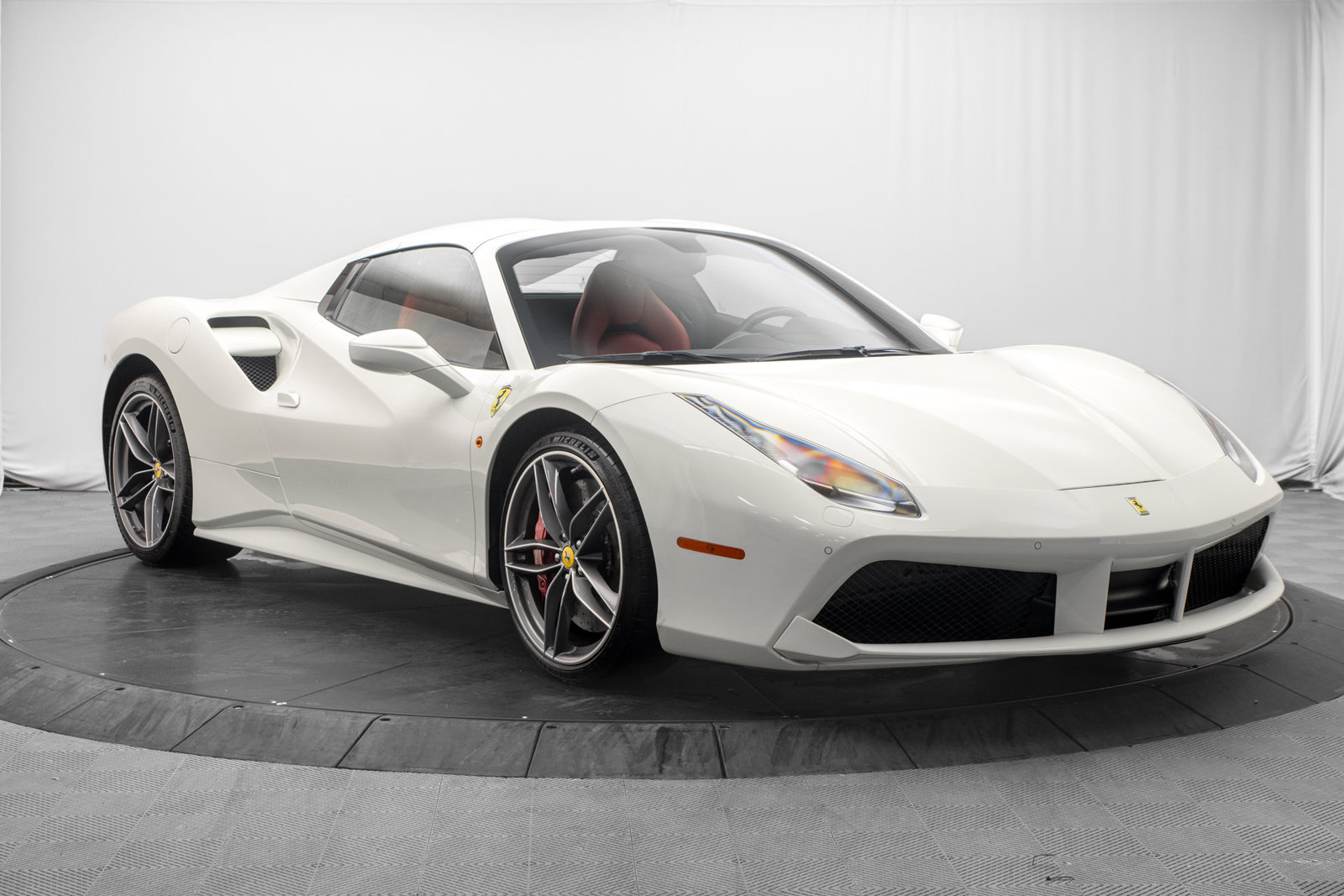 Used 2019 Ferrari 488 Spider RWD image 9
