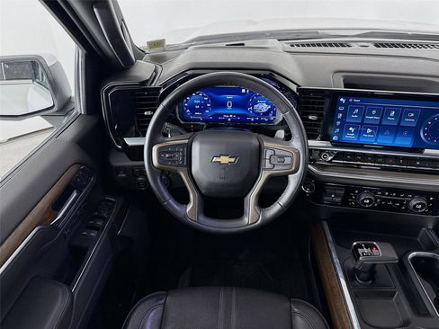 Used 2022 Chevrolet Silverado 1500 High Country w/ High Country Premium Package image 24