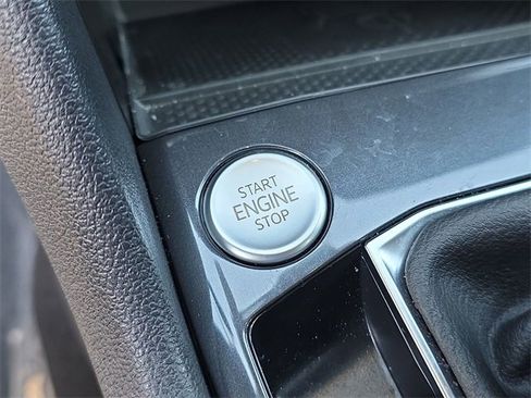 Certified 2024 Volkswagen Tiguan SE R-Line image 31