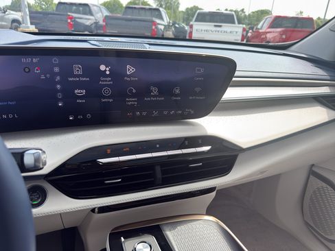 Certified 2025 Buick Enclave Avenir w/ Super Cruise Package FWD image 20