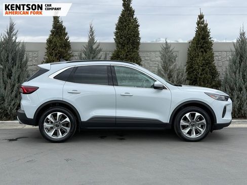 Used 2025 Ford Escape Platinum image 11