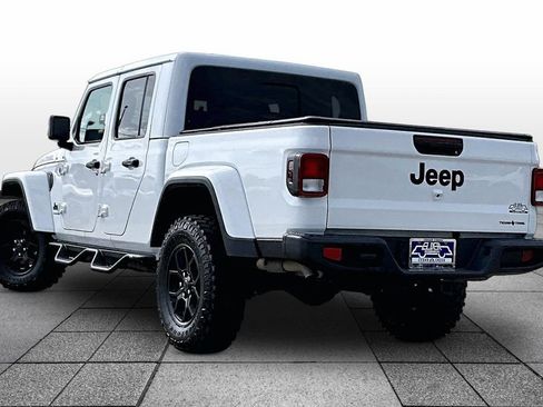 Used 2025 Jeep Gladiator Sport AWD/4WD image 12