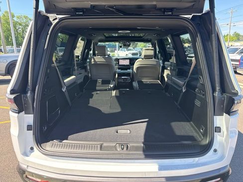 New 2026 Jeep Grand Wagoneer Limited AWD/4WD image 17