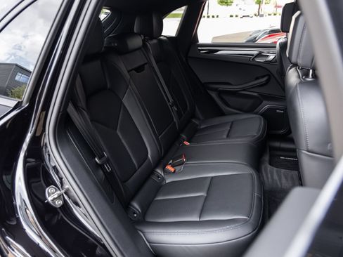Certified 2026 Porsche Macan AWD/4WD image 43
